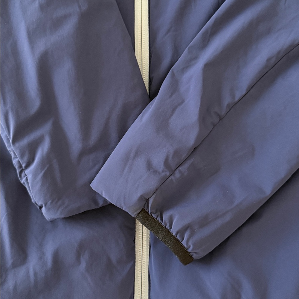 Descente Light Jacket - Picture 10 of 10